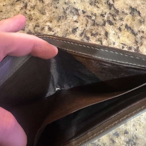 Gucci Embossed Gray Leather Card Holder - Picture 9 of 9